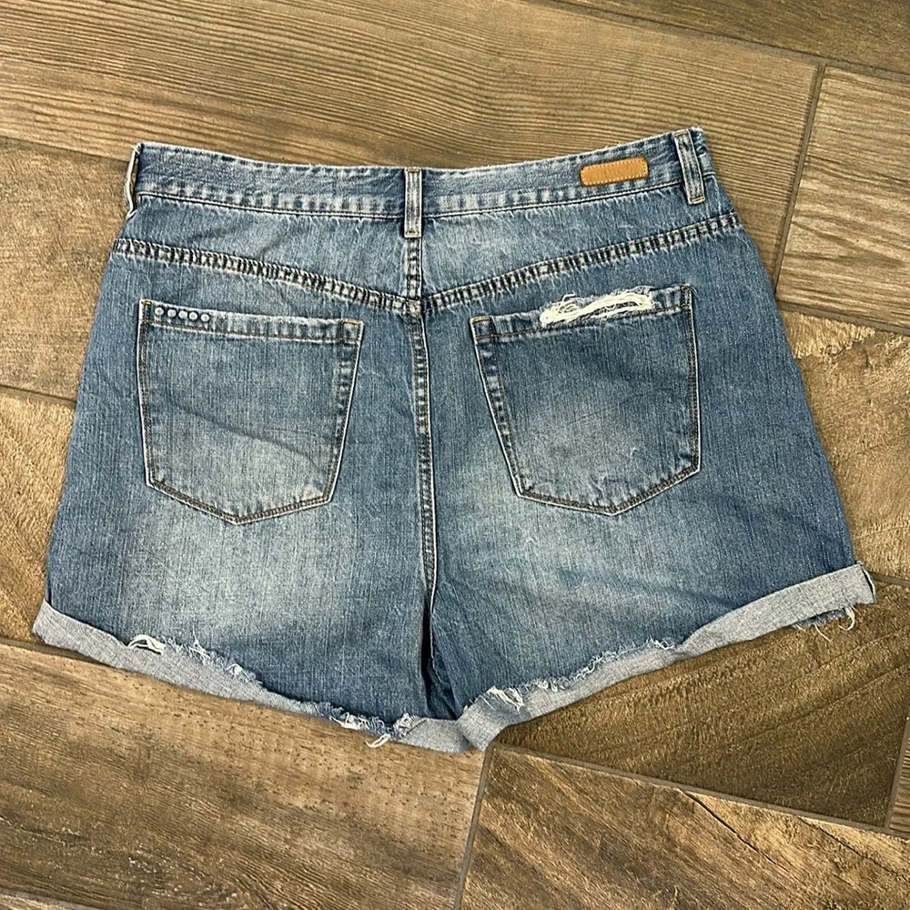 BLANKNYC Distressed Denim Shorts Size 31 High Rise Cuffed Hem Medium Wash